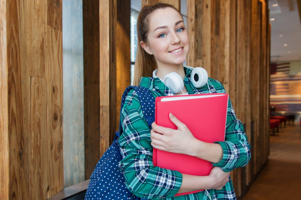 Les différentes aides pour accompagner les étudiants et jeunes adultes